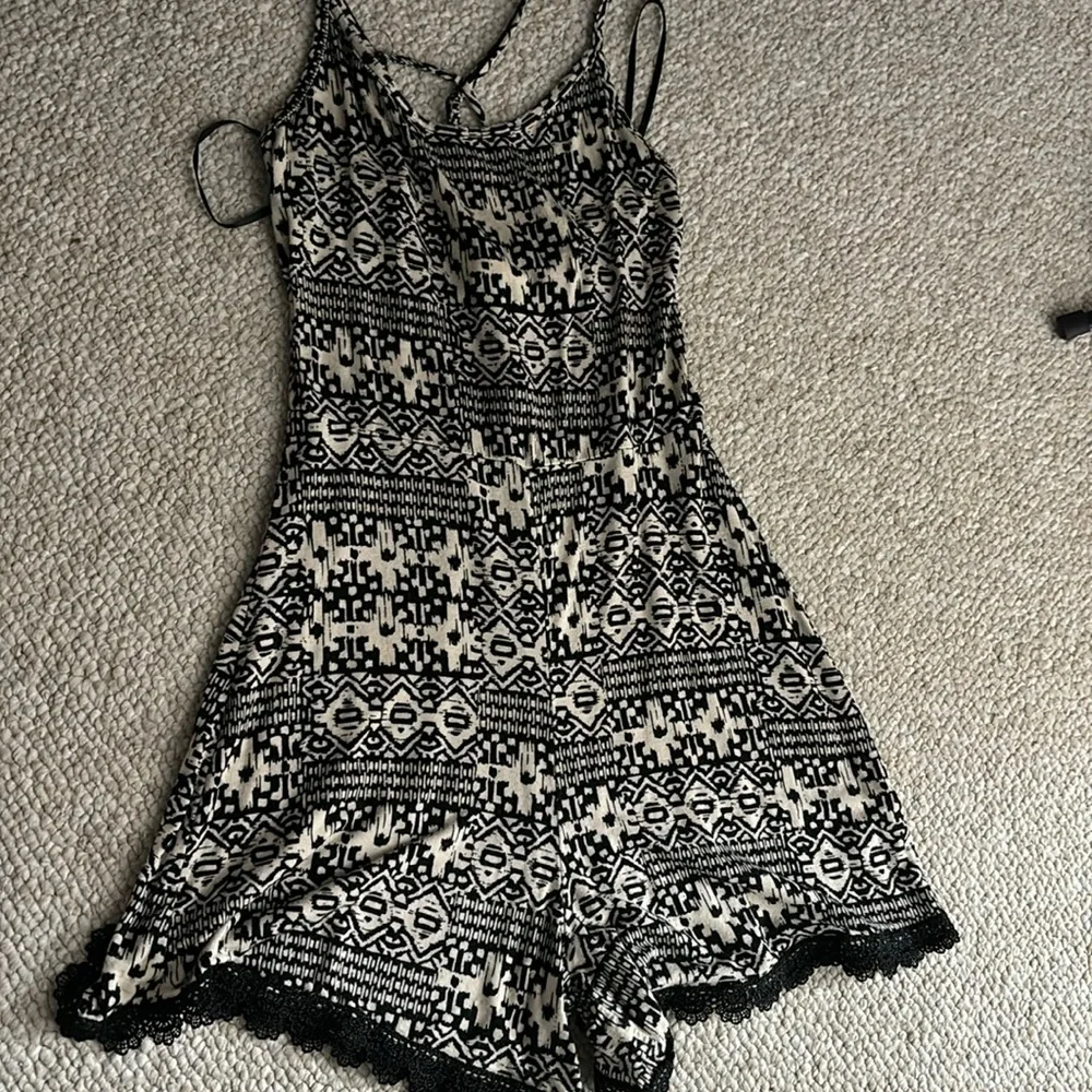 Romper - Picture 1 of 3
